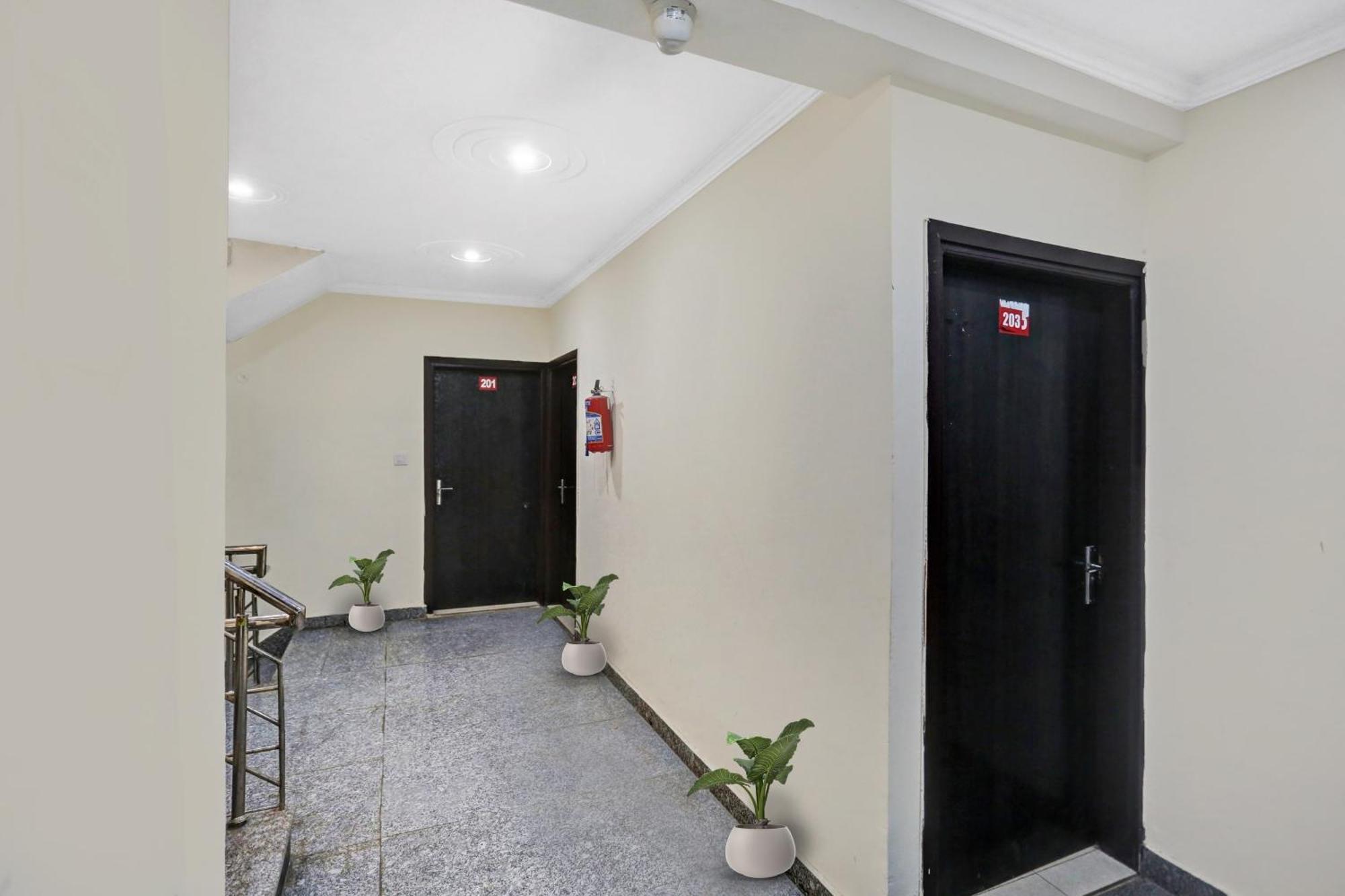 Hotel O Hotel Blue Orchid 新德里 外观 照片