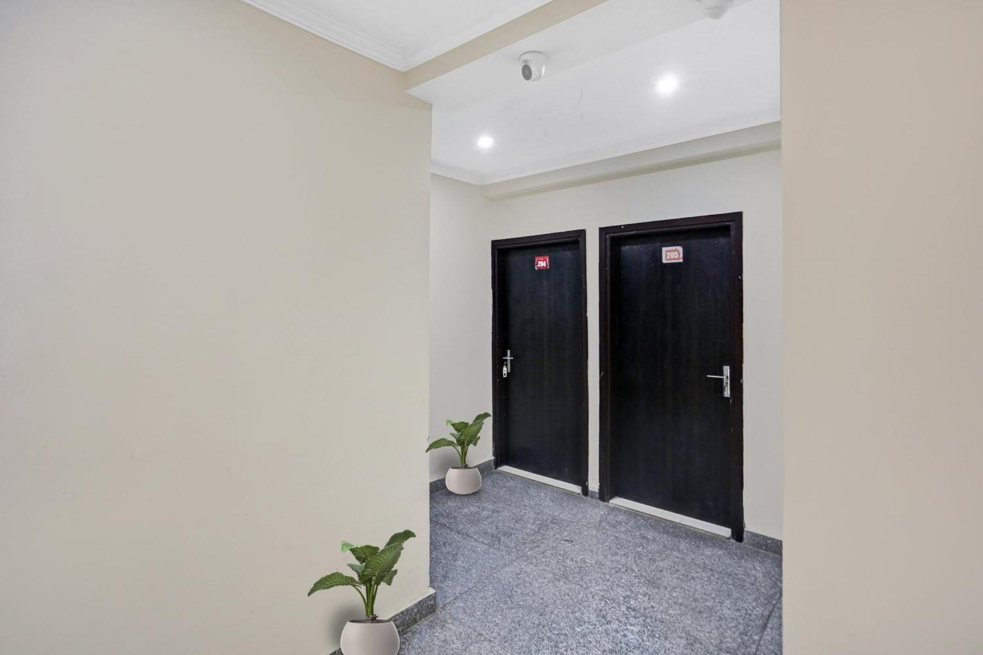 Hotel O Hotel Blue Orchid 新德里 外观 照片