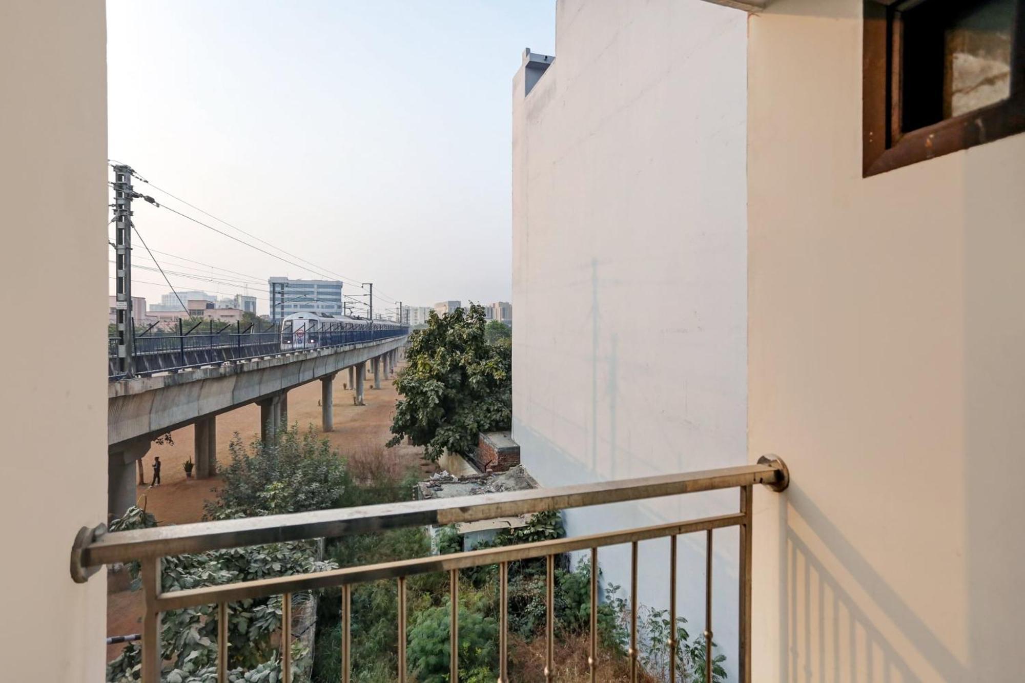 Hotel O Hotel Blue Orchid 新德里 外观 照片